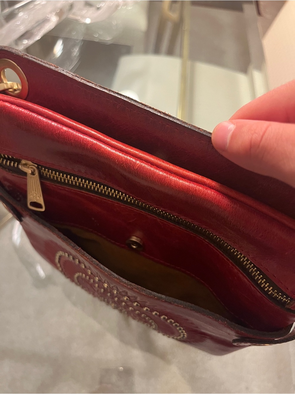 PATRICIA NASH Francesca Distressed Leather Crossbody Berry Red - Picture 5 of 5